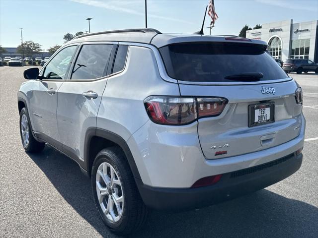 2025 Jeep Compass COMPASS LATITUDE 4X4