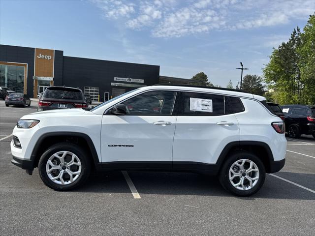 2025 Jeep Compass COMPASS LATITUDE 4X4