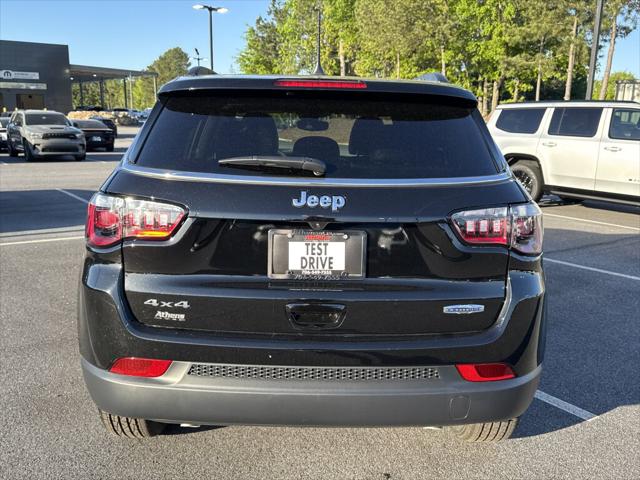 2025 Jeep Compass COMPASS LATITUDE 4X4
