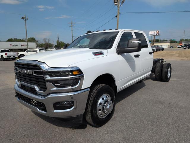 2025 RAM Ram 3500 Chassis Cab RAM 3500 TRADESMAN CREW CAB CHASSIS 4X4 60 CA