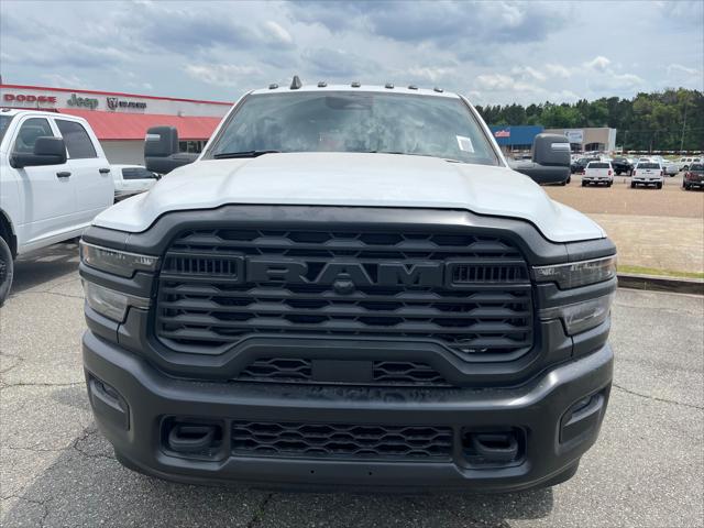 2025 RAM Ram 3500 Chassis Cab RAM 3500 TRADESMAN CREW CAB CHASSIS 4X4 60 CA