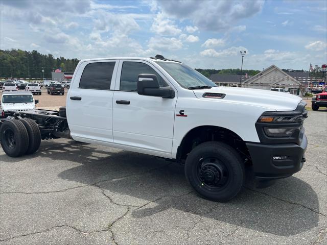 2025 RAM Ram 3500 Chassis Cab RAM 3500 TRADESMAN CREW CAB CHASSIS 4X4 60 CA