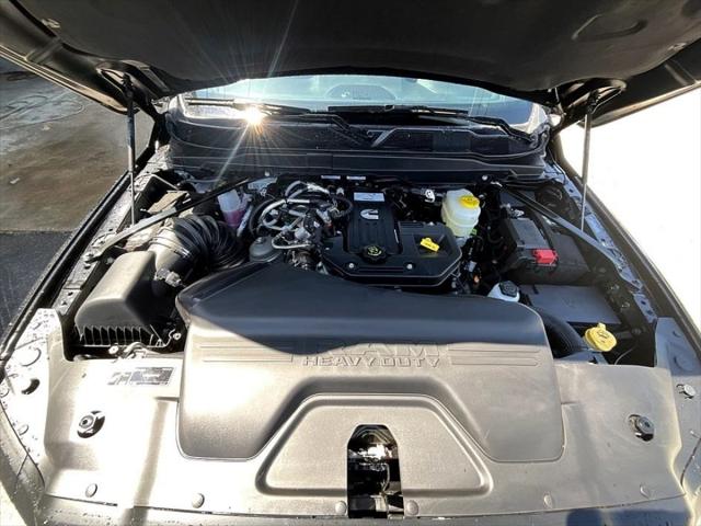 2025 RAM Ram 3500 RAM 3500 TRADESMAN CREW CAB 4X4 64 BOX
