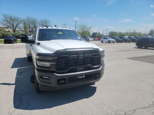 2025 RAM Ram 3500 Chassis Cab RAM 3500 TRADESMAN CREW CAB CHASSIS 4X4 60 CA