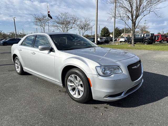 2023 Chrysler 300 Touring