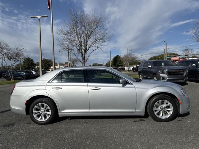 2023 Chrysler 300 Touring