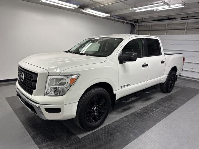 2022 Nissan TITAN Crew Cab SV 4x4