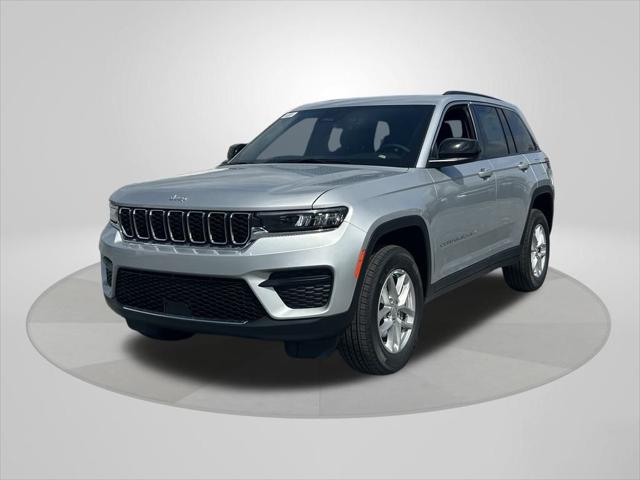 2025 Jeep Grand Cherokee GRAND CHEROKEE LAREDO X 4X2