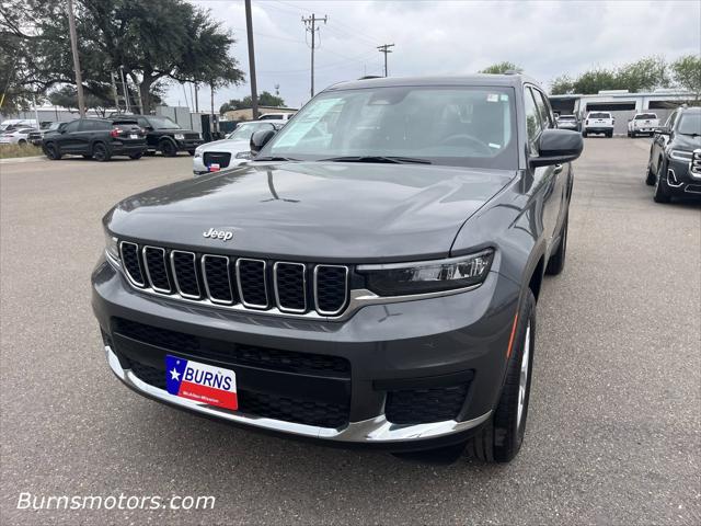 2023 Jeep Grand Cherokee L Laredo 4x2