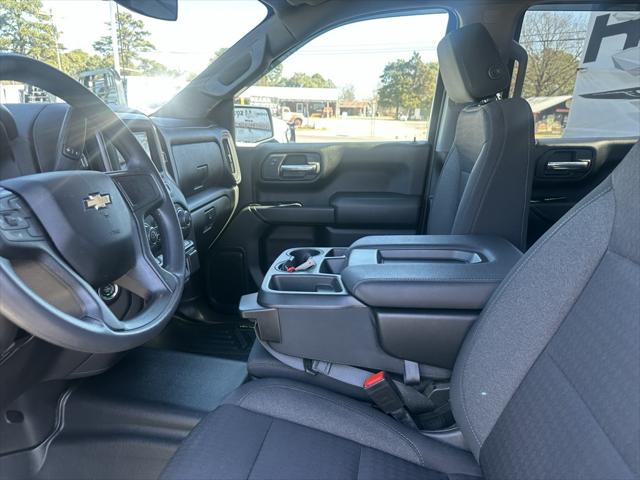 2023 Chevrolet Silverado 1500 4WD Crew Cab Short Bed Custom