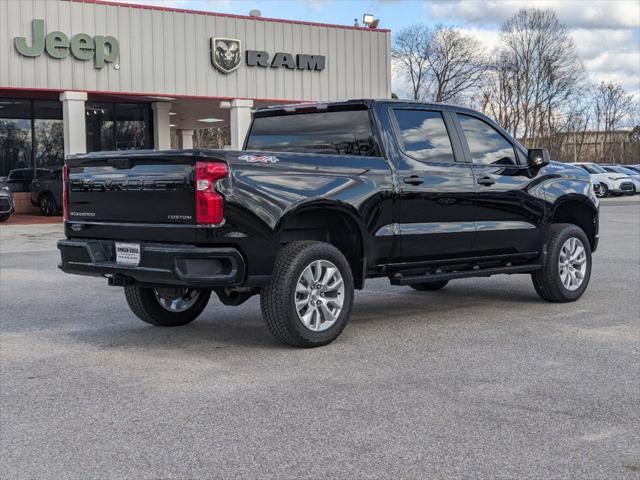 2023 Chevrolet Silverado 1500 4WD Crew Cab Short Bed Custom