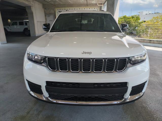 2025 Jeep Grand Cherokee L Laredo 4x2