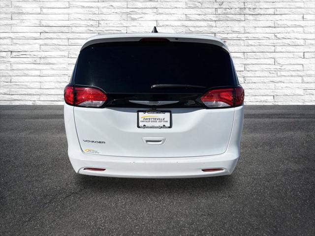 2023 Chrysler Voyager LX