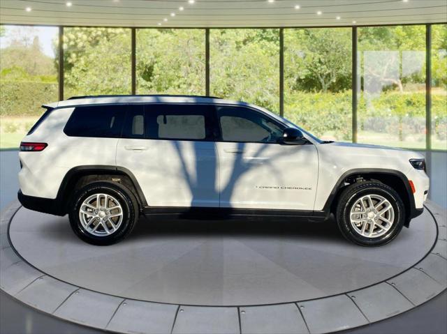 2023 Jeep Grand Cherokee L Laredo 4x4