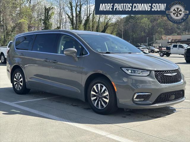 2022 Chrysler Pacifica Hybrid Touring L