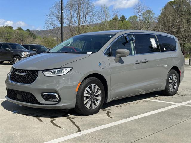2022 Chrysler Pacifica Hybrid Touring L