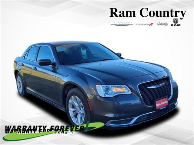 2022 Chrysler 300 Touring