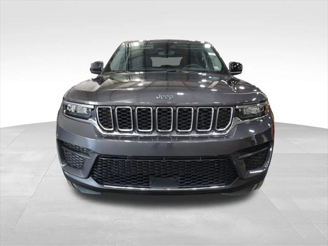 2023 Jeep Grand Cherokee Laredo 4x2