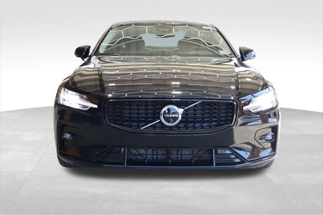 2024 Volvo S60 B5 Plus Dark Theme
