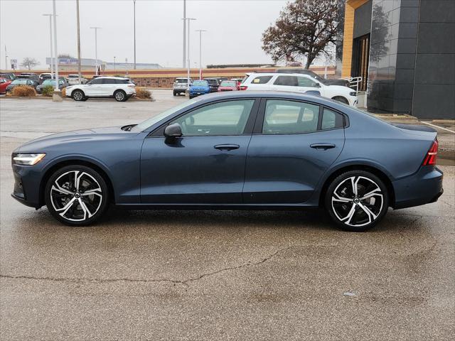 2024 Volvo S60 B5 Plus Dark Theme