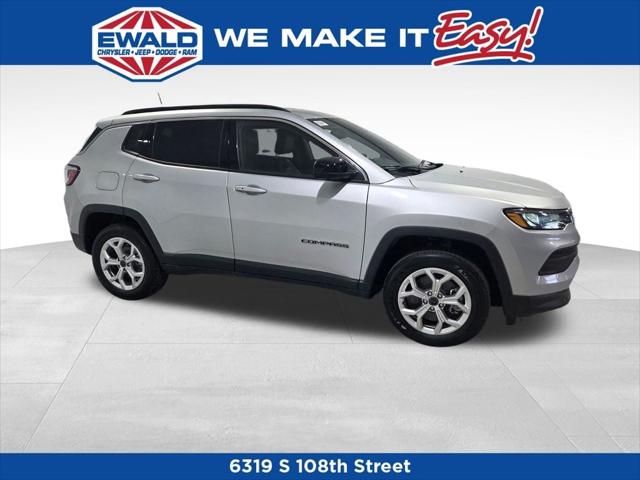 2025 Jeep Compass COMPASS LATITUDE 4X4