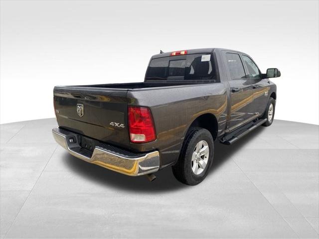 2022 RAM 1500 Classic SLT Crew Cab 4x4 57 Box