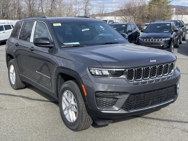 2025 Jeep Grand Cherokee GRAND CHEROKEE LAREDO X 4X4