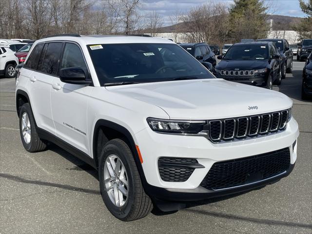 2025 Jeep Grand Cherokee GRAND CHEROKEE LAREDO X 4X4