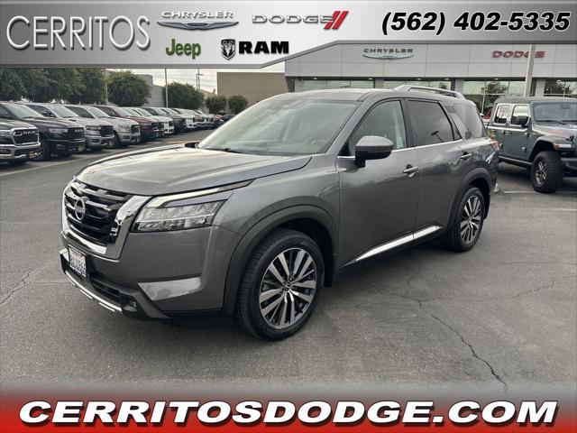 2022 Nissan Pathfinder Platinum 2WD