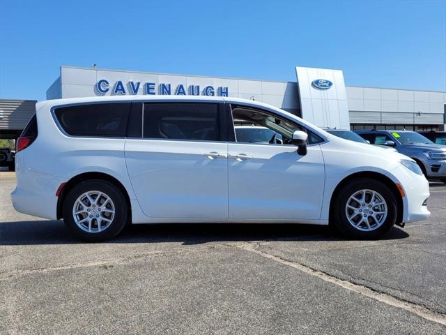 2023 Chrysler Voyager LX 2023 Chrysler Voyager LX