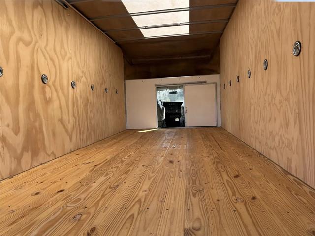 2025 Chevrolet Express Cutaway 4500 Van