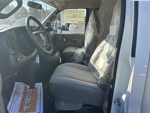 2025 Chevrolet Express Cutaway 4500 Van