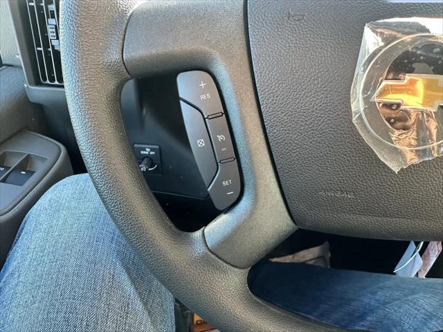 2025 Chevrolet Express Cutaway 4500 Van