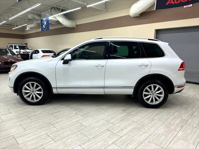 2015 Volkswagen Touareg V6 Sport