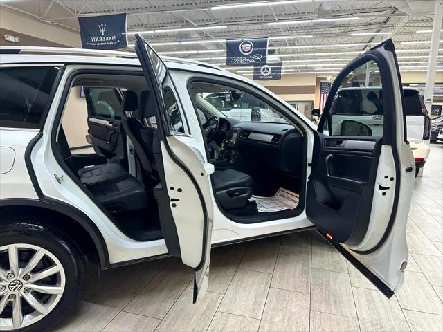 2015 Volkswagen Touareg V6 Sport