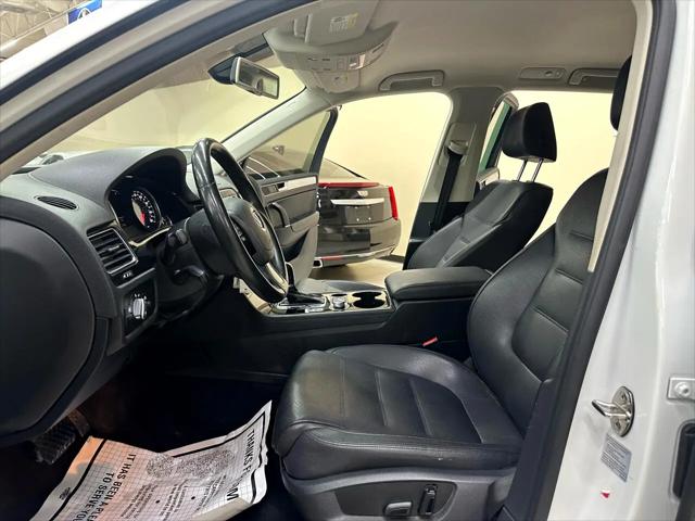 2015 Volkswagen Touareg V6 Sport