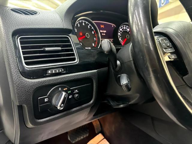 2015 Volkswagen Touareg V6 Sport