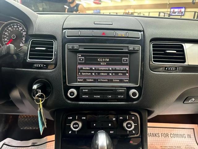 2015 Volkswagen Touareg V6 Sport
