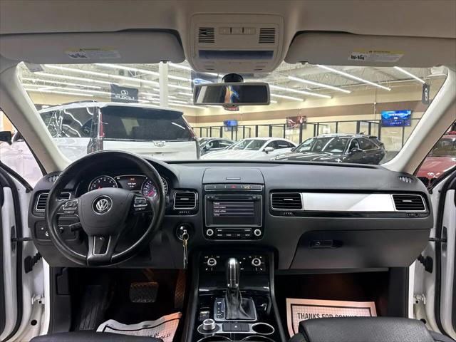 2015 Volkswagen Touareg V6 Sport