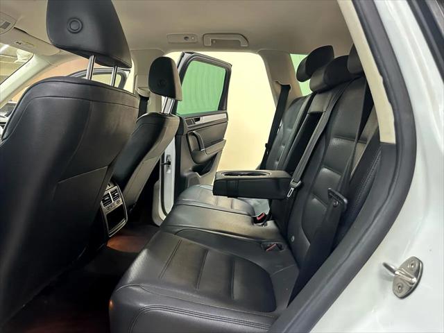 2015 Volkswagen Touareg V6 Sport