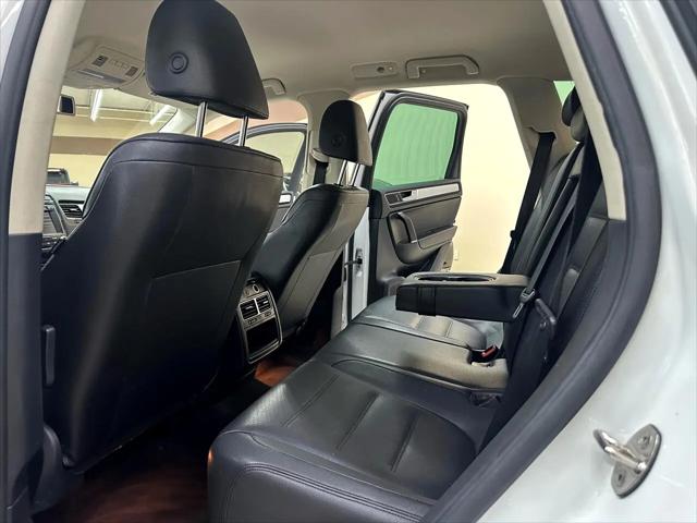 2015 Volkswagen Touareg V6 Sport