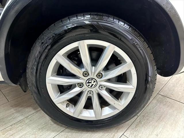 2015 Volkswagen Touareg V6 Sport