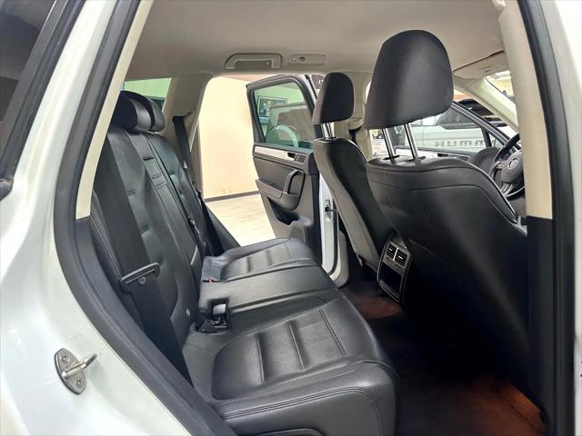 2015 Volkswagen Touareg V6 Sport