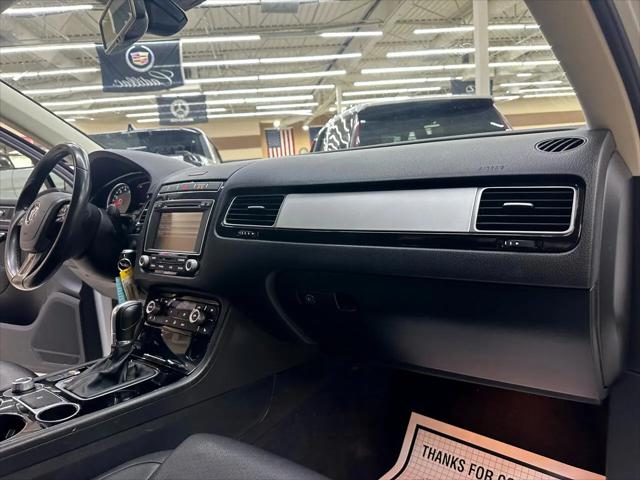 2015 Volkswagen Touareg V6 Sport