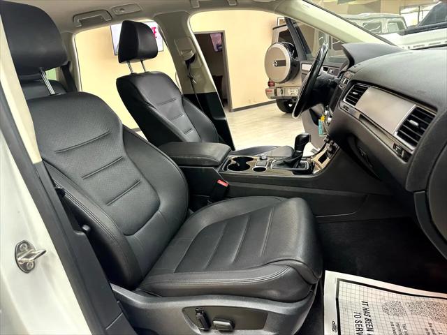 2015 Volkswagen Touareg V6 Sport