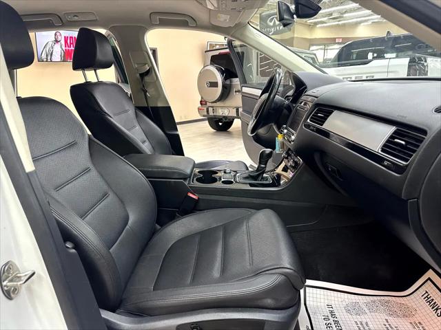 2015 Volkswagen Touareg V6 Sport