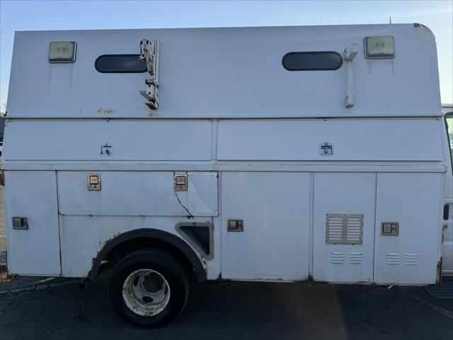 2010 Ford E-450 Cutaway E-450