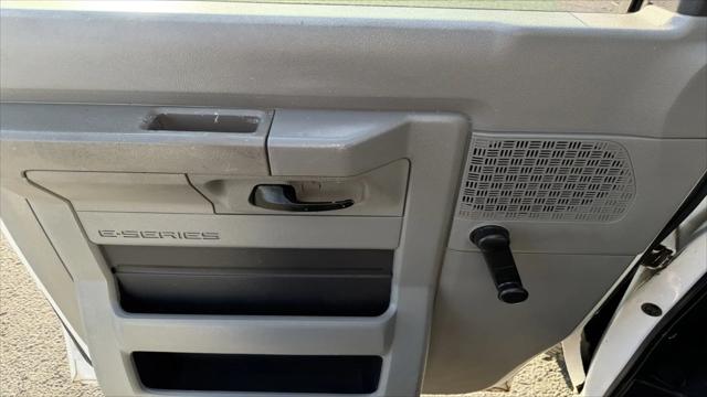 2010 Ford E-450 Cutaway E-450