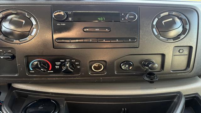 2010 Ford E-450 Cutaway E-450