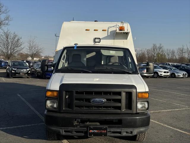 2010 Ford E-450 Cutaway E-450